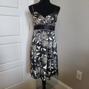 Flattering Floral Silky-Feeling Empire Waist Dress Dress Size 7